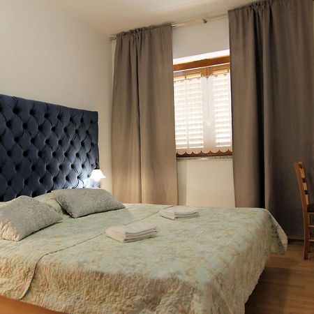 Apartmani Villa Kalinic Njivice Exteriör bild