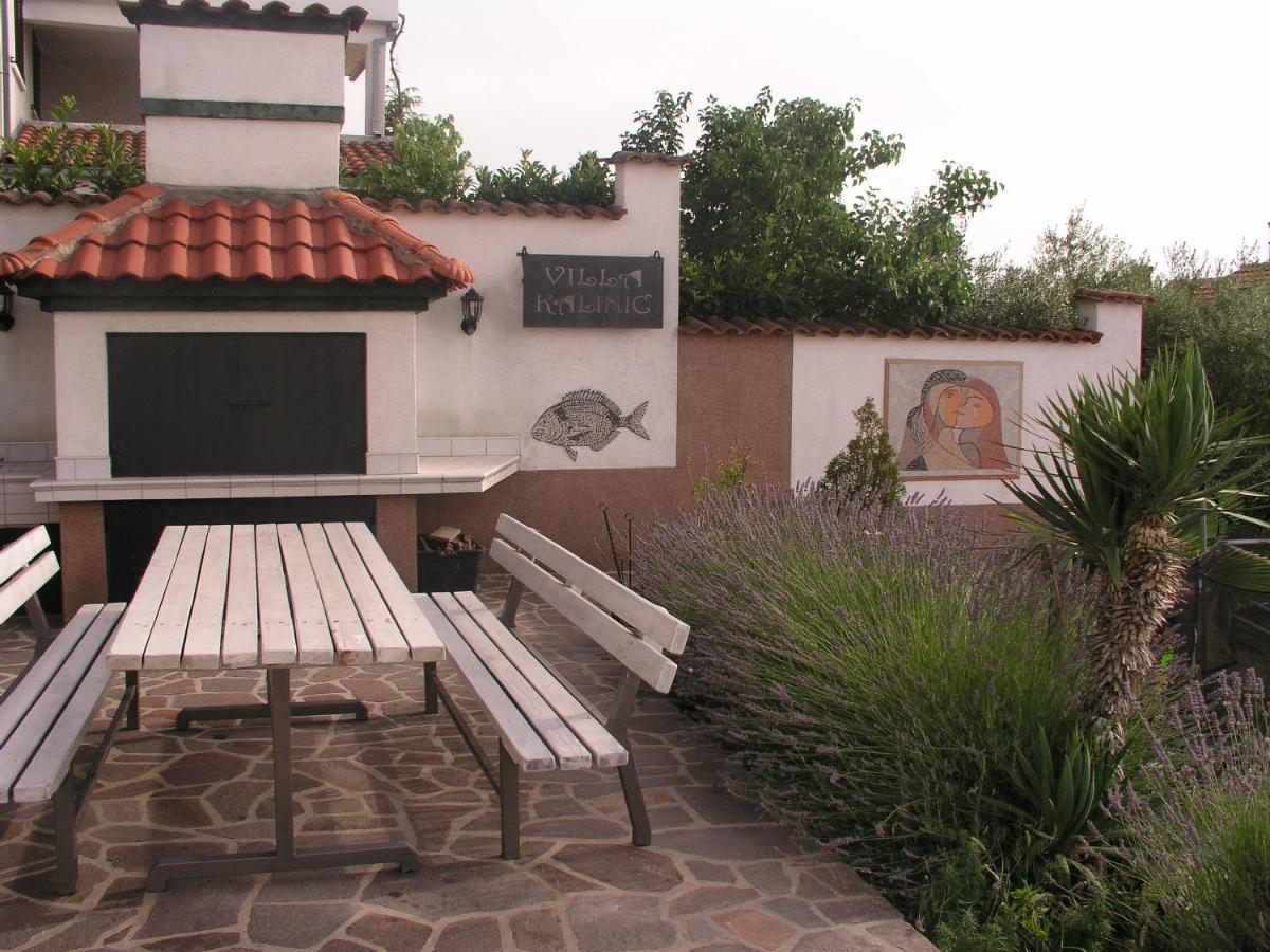 Apartmani Villa Kalinic Njivice Exteriör bild