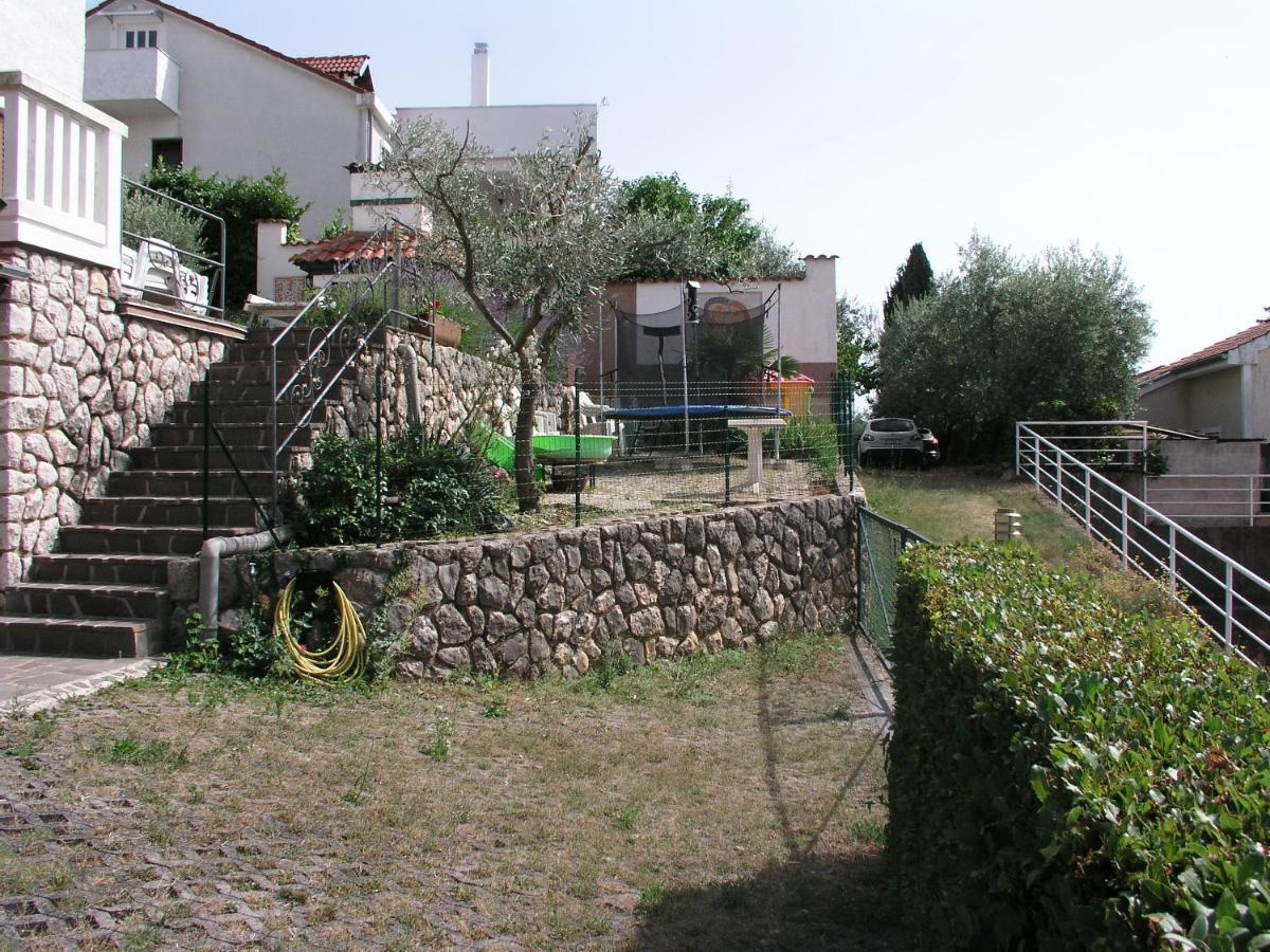 Apartmani Villa Kalinic Njivice Exteriör bild
