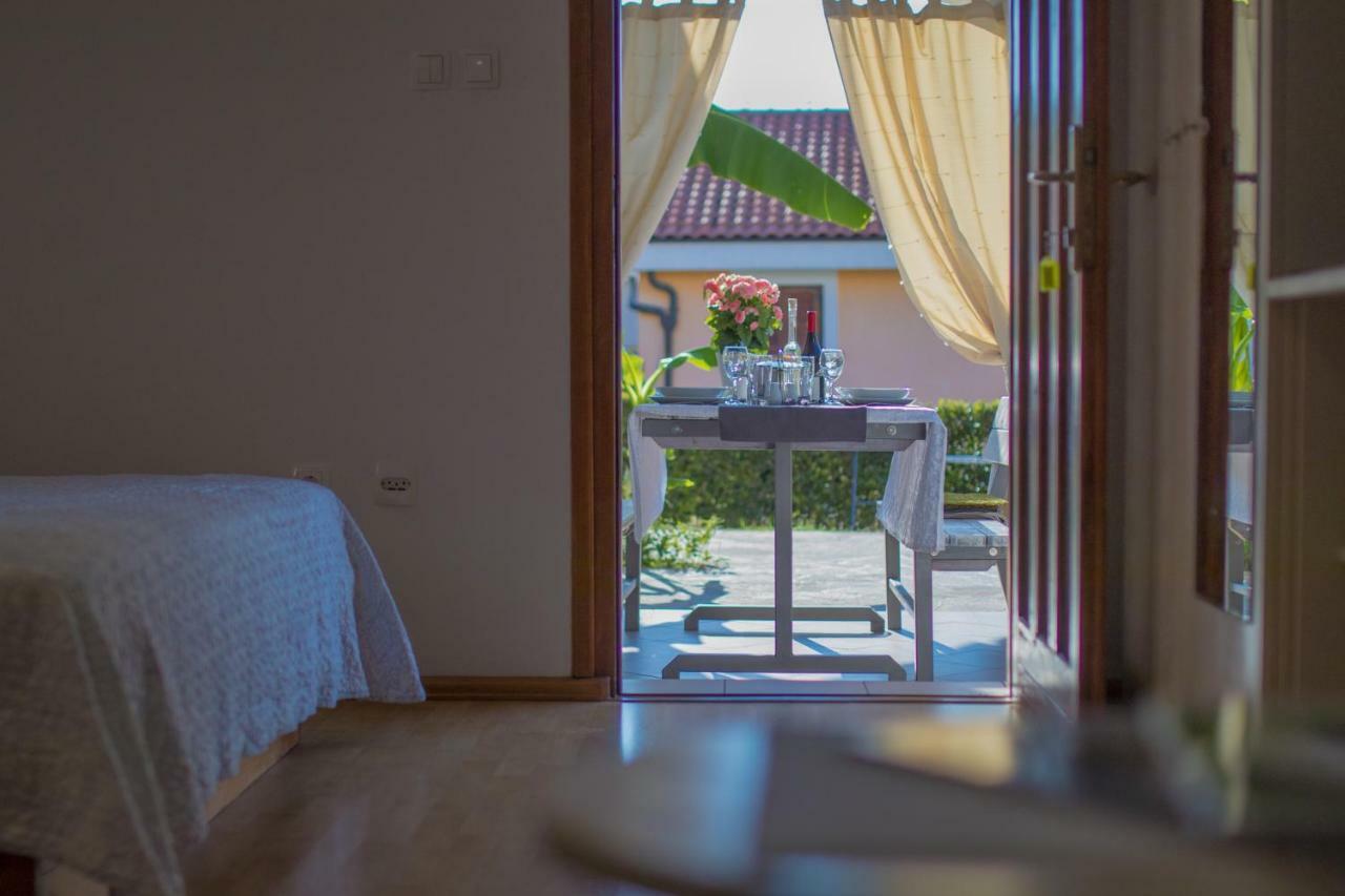 Apartmani Villa Kalinic Njivice Exteriör bild