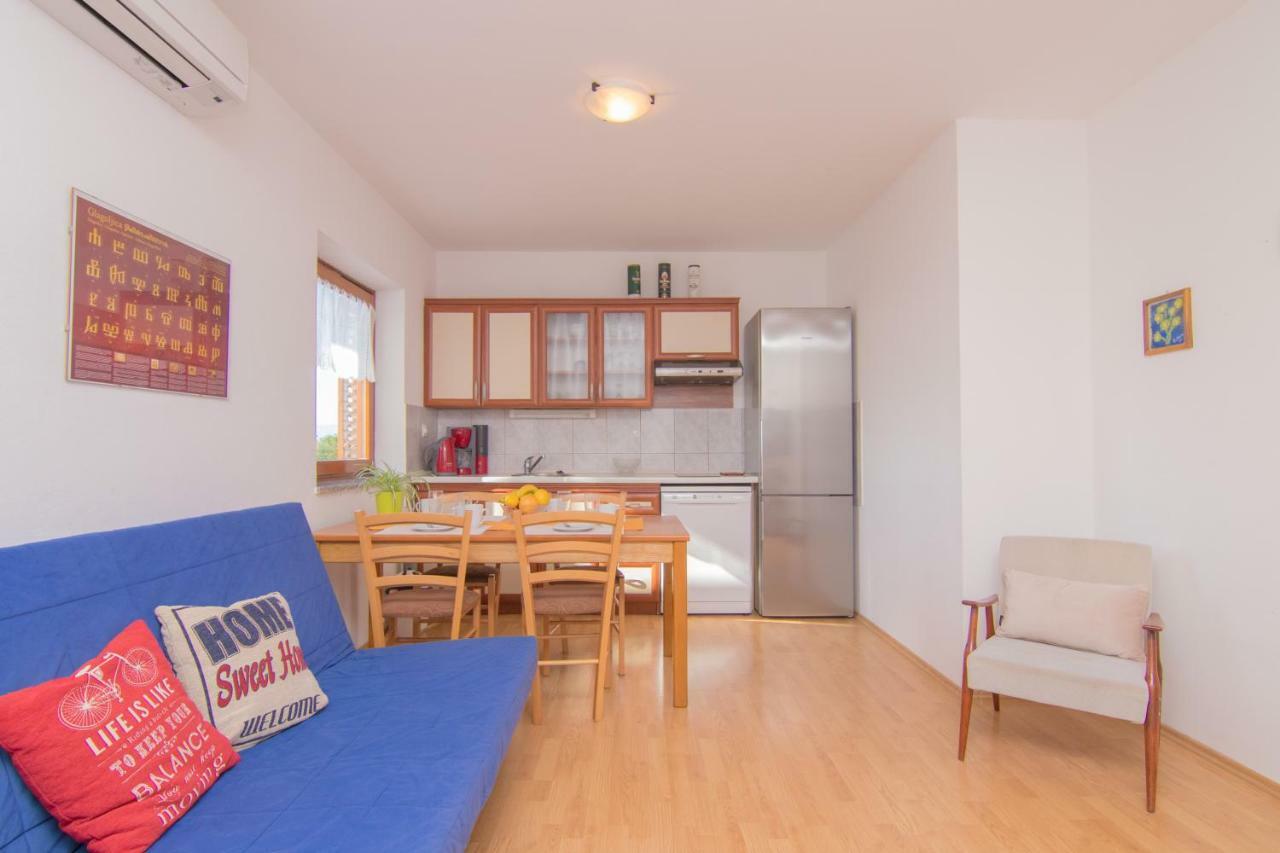 Apartmani Villa Kalinic Njivice Exteriör bild