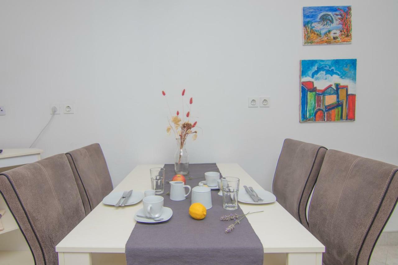 Apartmani Villa Kalinic Njivice Exteriör bild